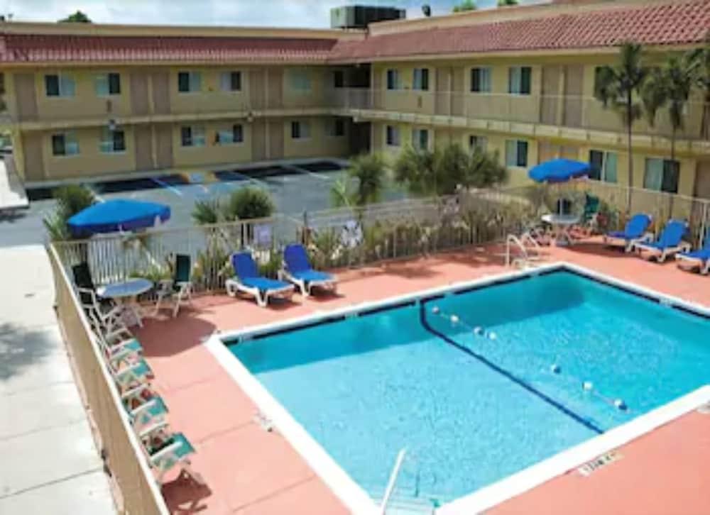 Motel 6 Riviera Beach Fl Exterior foto